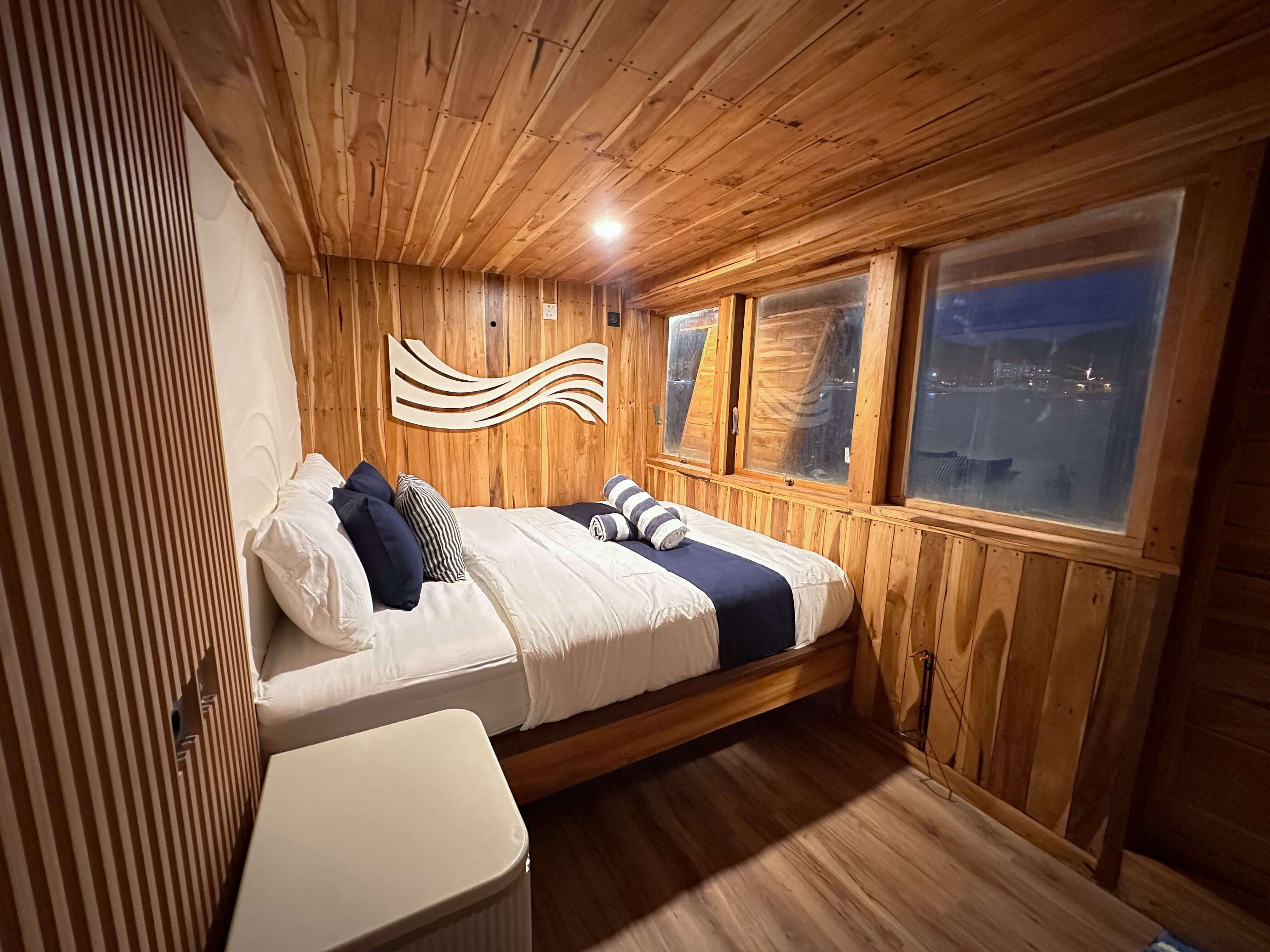 Oceanic Cabin