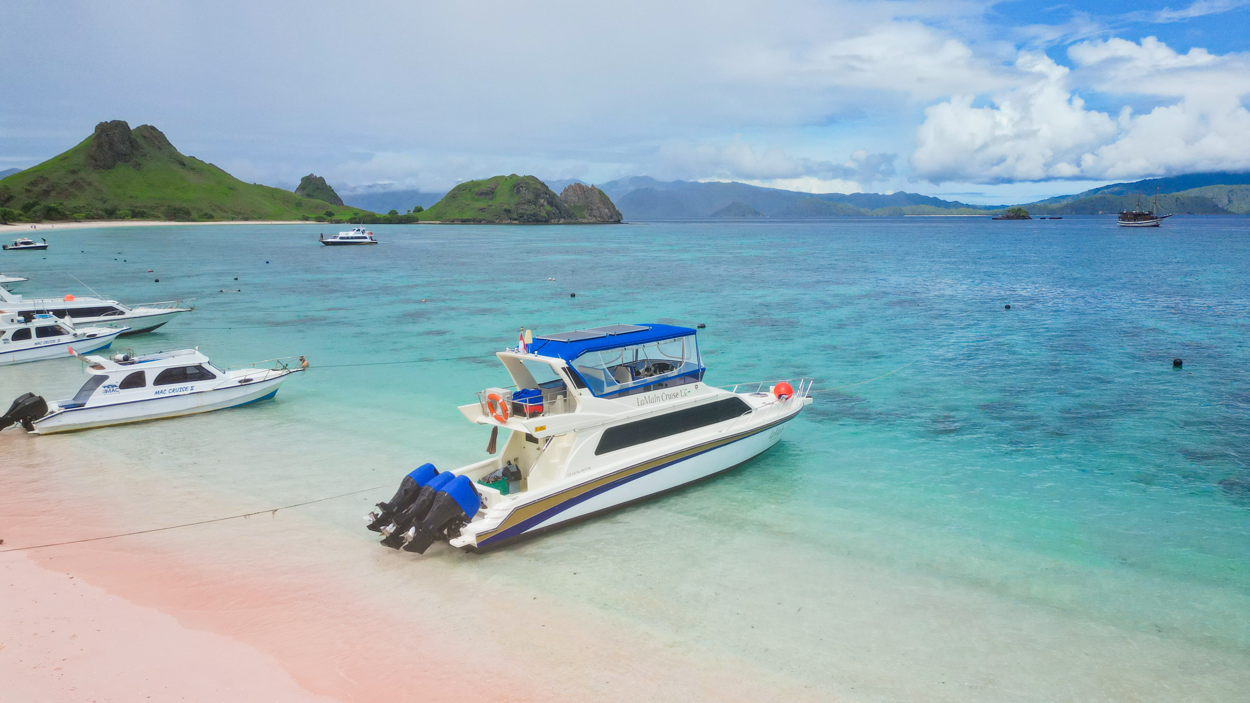Labuan Bajo 4D3N City Tour + Island Hopping