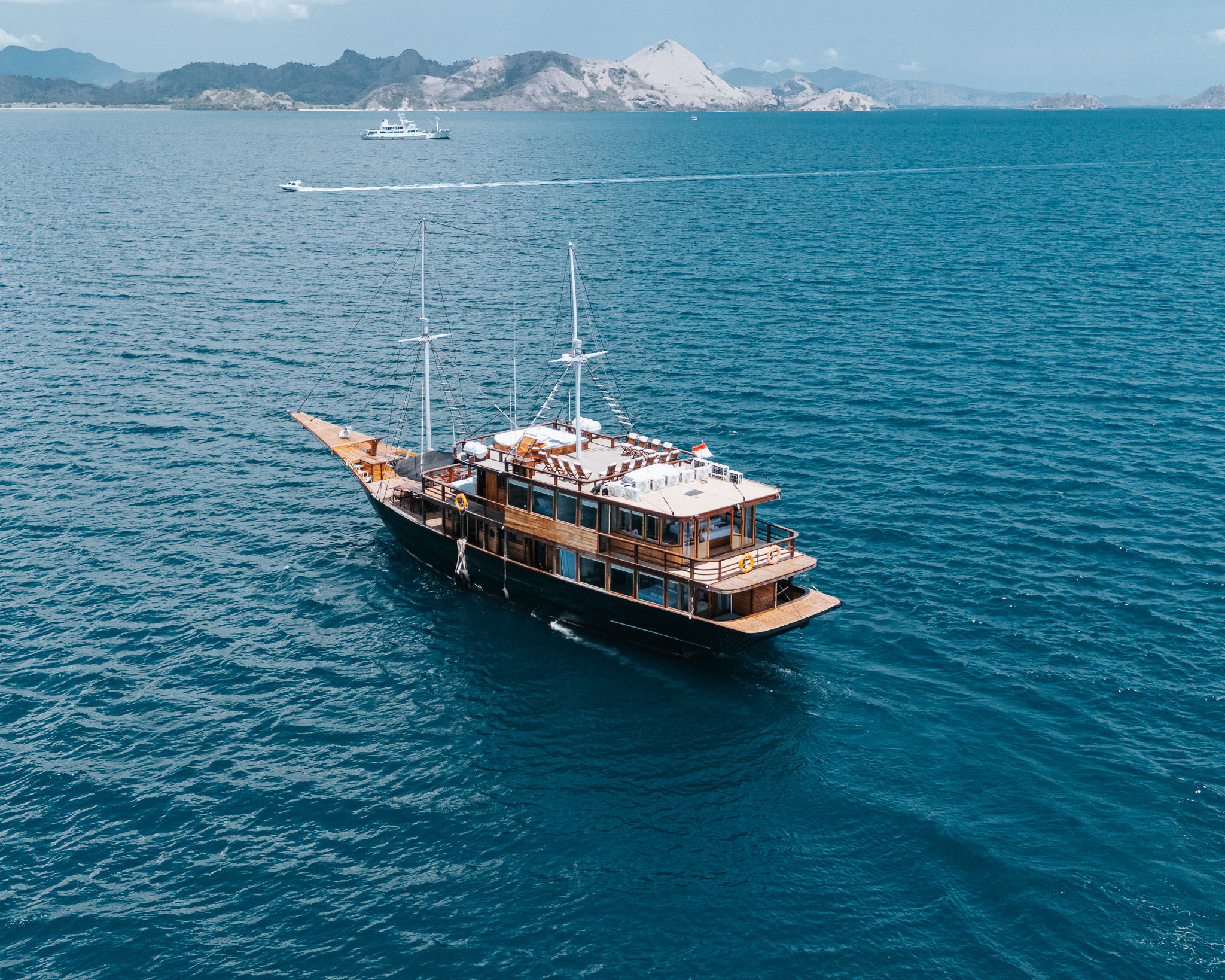 Living space on Marea Liveaboard
